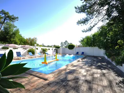 PoolOfHouse