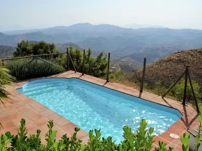 PoolOfHouse