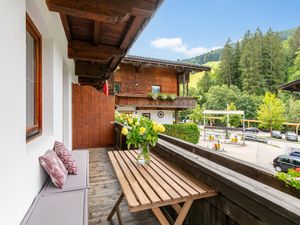 24045948-Ferienhaus-56-Alpbach-300x225-5