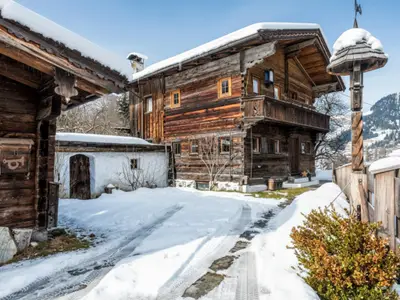 Außenseite Ferienhaus [Winter]