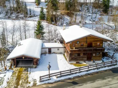 Außenseite Ferienhaus [Winter]