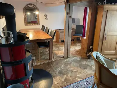 Kaminofen mit Tisch Wohnzimmerca. 26.5 m2