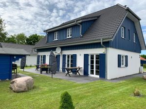 22427677-Ferienhaus-6-Altefähr auf Rügen-300x225-0