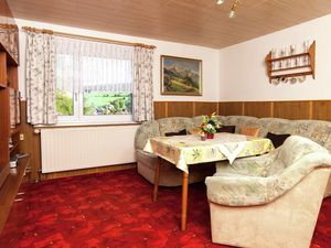 23535076-Ferienhaus-4-Altenfeld-300x225-1