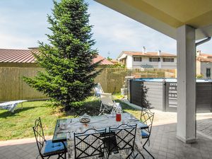 24047571-Ferienhaus-6-Altopascio-300x225-1