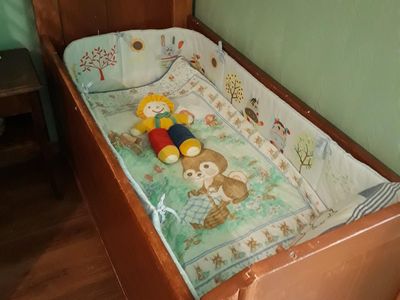 Lit enfant  dans chambre parentale