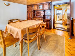 24018989-Ferienhaus-8-Andermatt-300x225-1