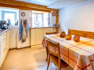 24018989-Ferienhaus-8-Andermatt-300x225-4