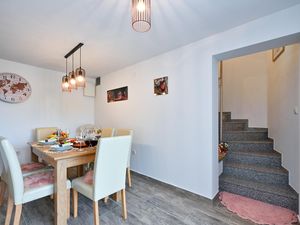 23754548-Ferienhaus-4-Andraševec-300x225-3