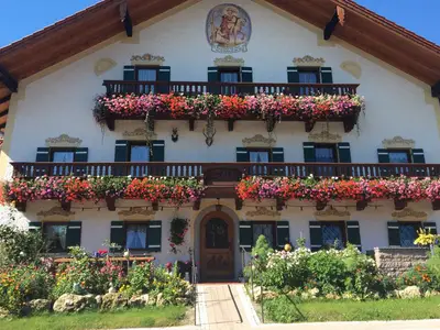 Der Kastnerhof - Blumenpracht im Sommer
