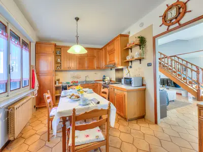 Küche und Essbereich