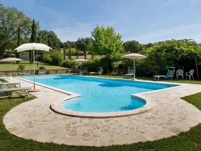 Der große 18x6 Schwimmbad mit warmen und kalten Dusche