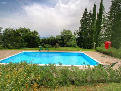 PoolOfHouse