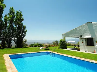 PoolOfHouse