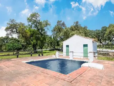 PoolOfHouse