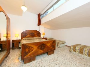 23837911-Ferienhaus-12-Arezzo-300x225-2