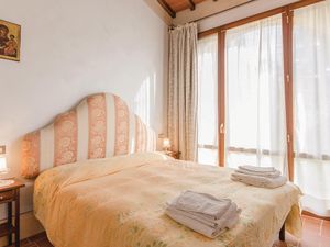 23720868-Ferienhaus-4-Arezzo-300x225-4