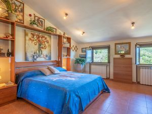 23731855-Ferienhaus-6-Arezzo-300x225-4