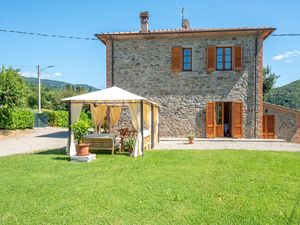 23760315-Ferienhaus-7-Arezzo-300x225-0