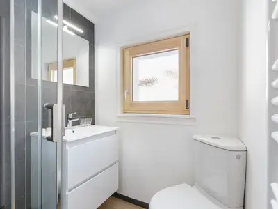 Badezimmer mit Dusche
