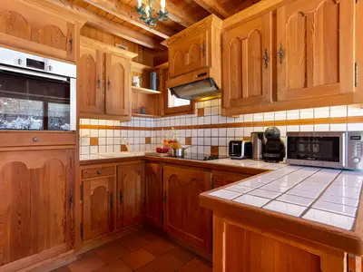 Voll ausgestattete Küche