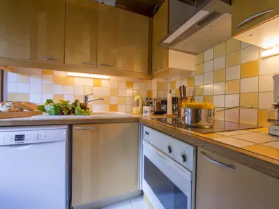 Voll ausgestattete Küche