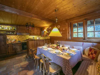 Küche und Essbereich