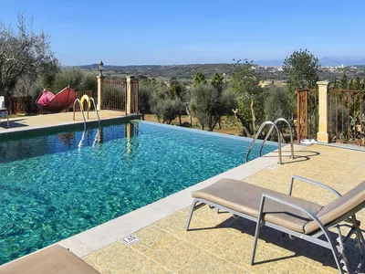 PoolOfHouse