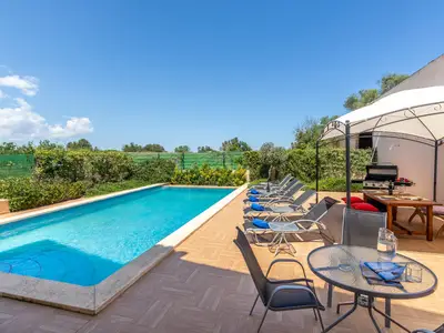 PoolOfHouse