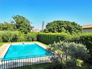 23973318-Ferienhaus-8-Arles-300x225-3