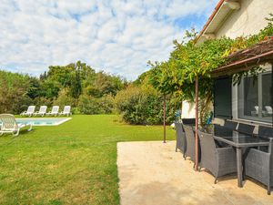 23730336-Ferienhaus-8-Arles-300x225-5