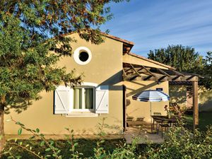 23741844-Ferienhaus-6-Arles-300x225-4