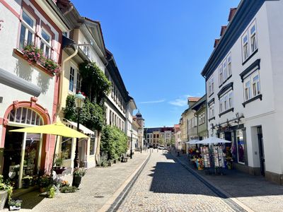 Außenansicht mit Blick zur Schlossstraße