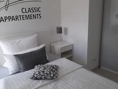 2. Schlafzimmer mit Futonbett