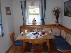 22615981-Ferienhaus-4-Artstetten-300x225-0