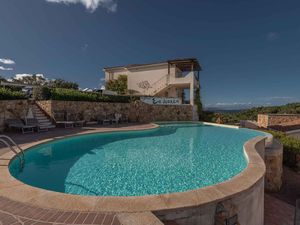 23778311-Ferienhaus-6-Arzachena-300x225-2