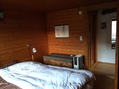 Schlafzimmer mit Doppelbett