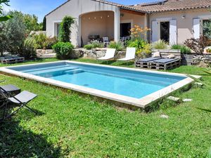 23966166-Ferienhaus-8-Avignon-300x225-0