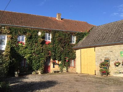 Photo_2 cour et garage du gîte