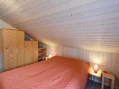 Schlafbereich. Schlafzimmer oben mit Doppelbett