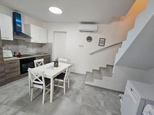 24029144-Ferienhaus-3-Babići-300x225-4