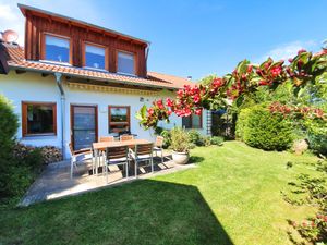 23646343-Ferienhaus-6-Bad Camberg-300x225-0