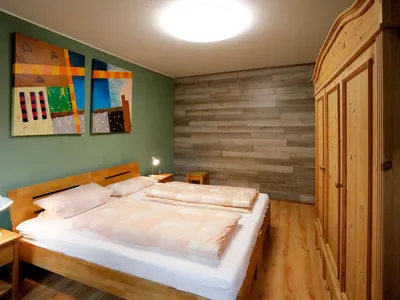 Schlafzimmer im OG mit Doppelbett