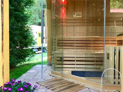 Wellness. Externe SAUNA im Sommer