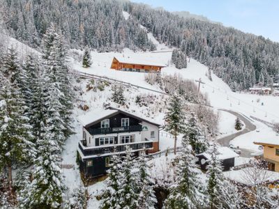 Außenseite Ferienhaus [Winter]