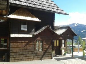 Außenansicht des Gebäudes. Gästehaus Poppel Eingang