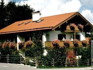 23977530-Ferienhaus-2-Bad Kohlgrub-300x225-0