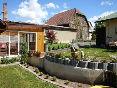 Wintergarten mit Hof & Vorgarten