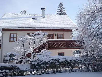 Ferienhaus Westseite im Winter