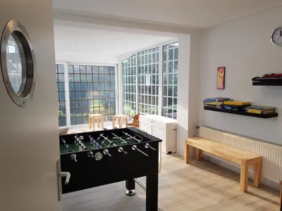 Spielzimmer & Lounge mit Zugang Terrasse